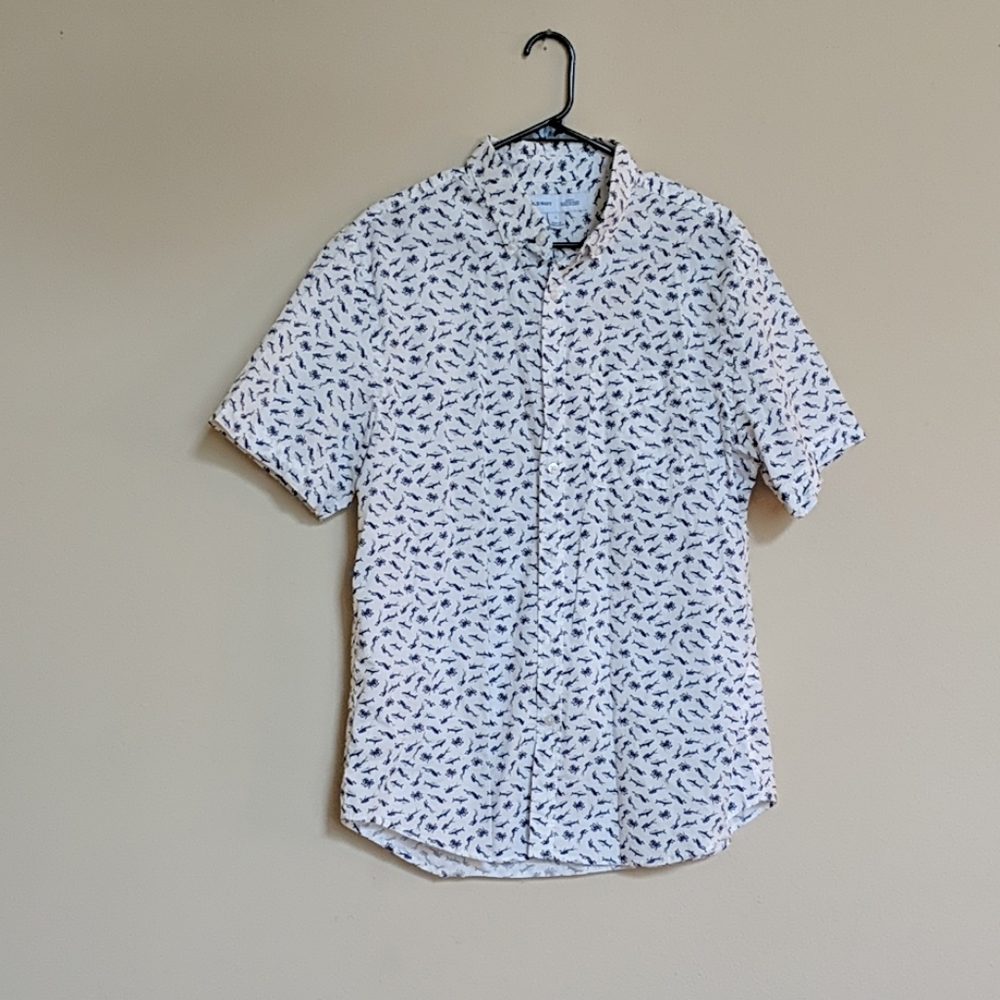 Old Navy scuba print white and navy button down